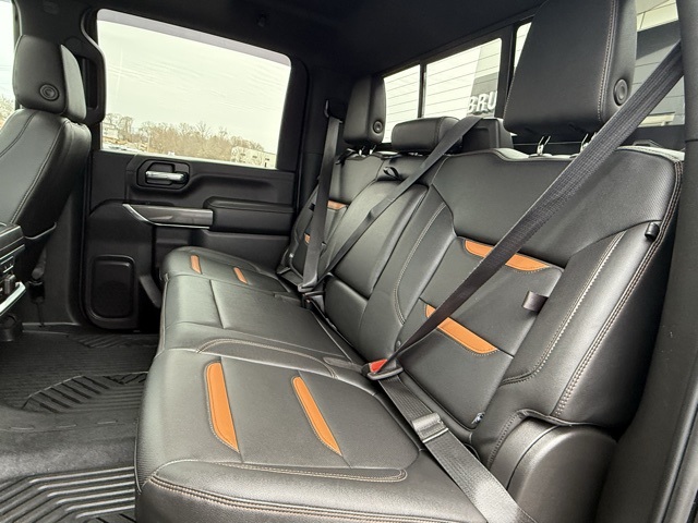Vehicle image 12 of 32
