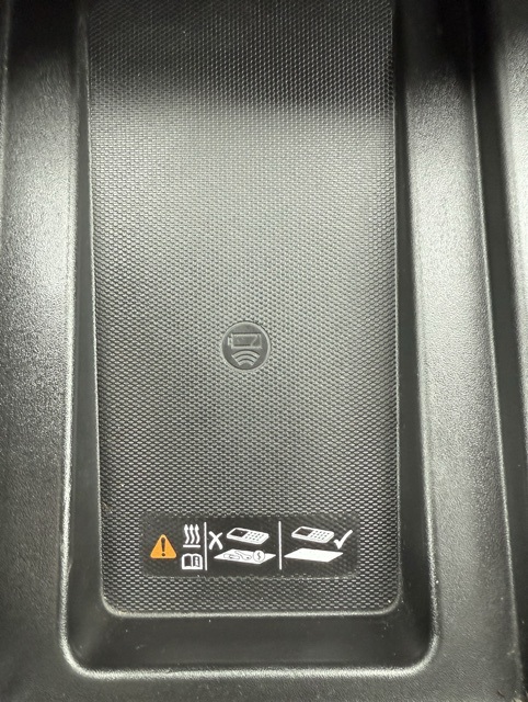 Vehicle image 24 of 32