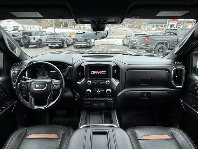 Vehicle image 16 of 32