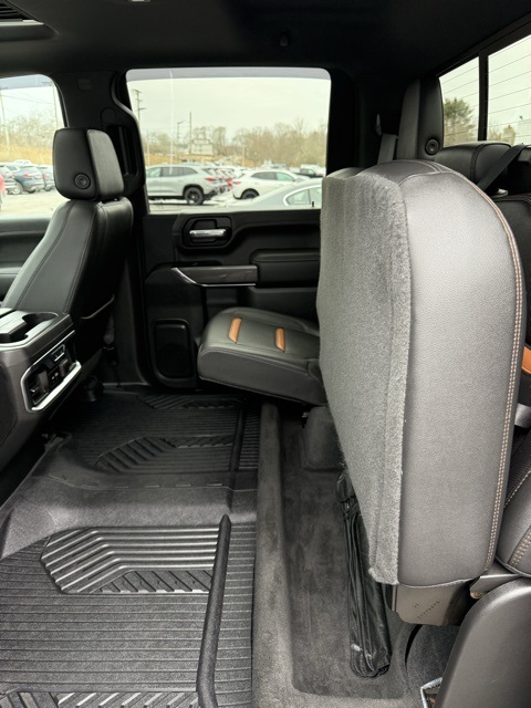 Vehicle image 15 of 32