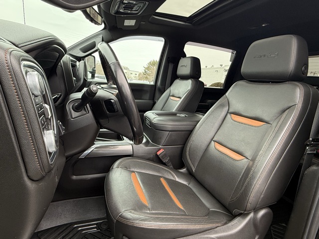 Vehicle image 9 of 32