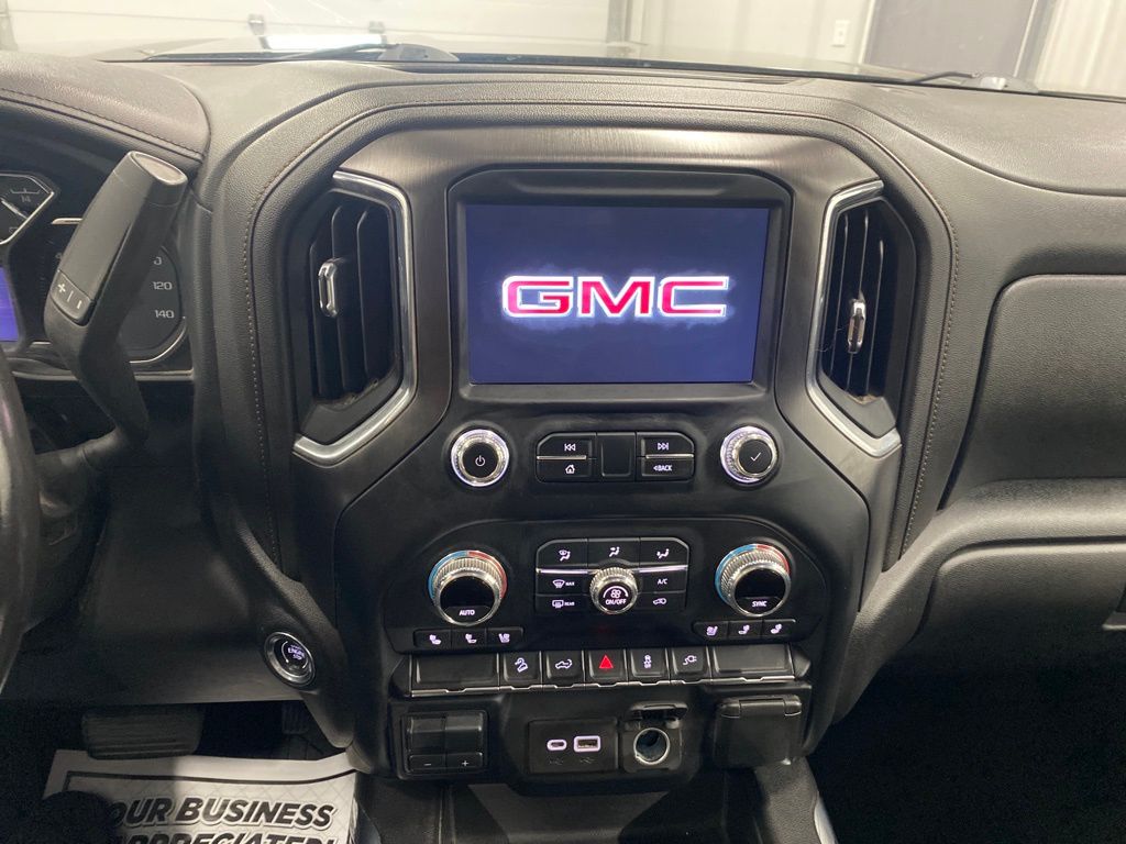 Vehicle image 17 of 25