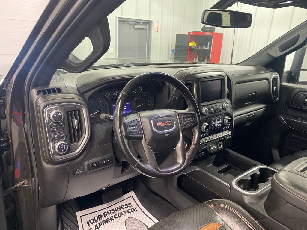 Vehicle image 14 of 25