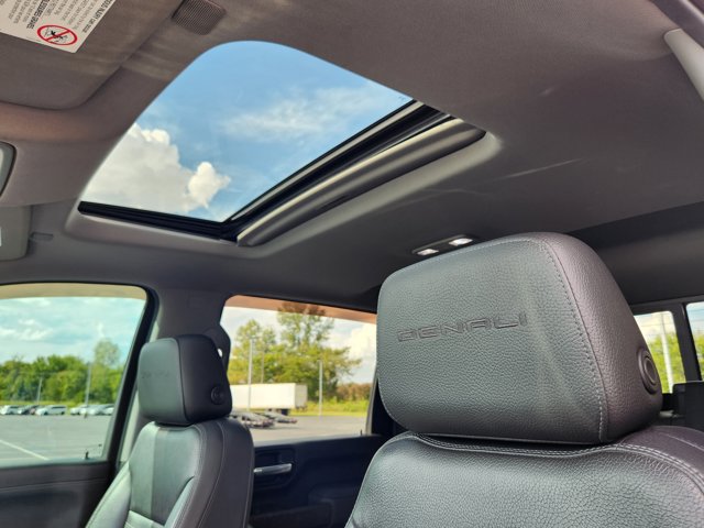 2020 GMC Sierra 2500HD Denali Image 12 of 24