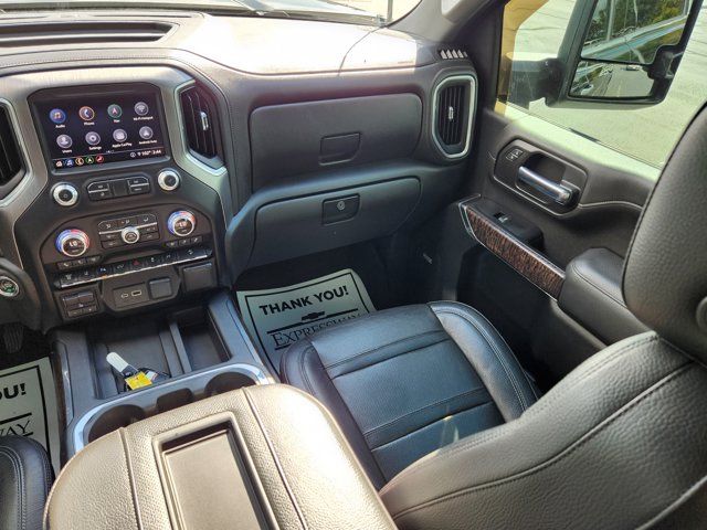 2020 GMC Sierra 2500HD Denali Image 21 of 24