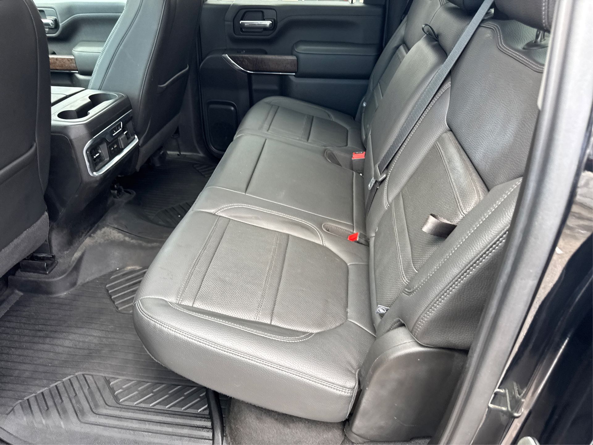 2020 GMC Sierra 2500HD Denali Image 11 of 34