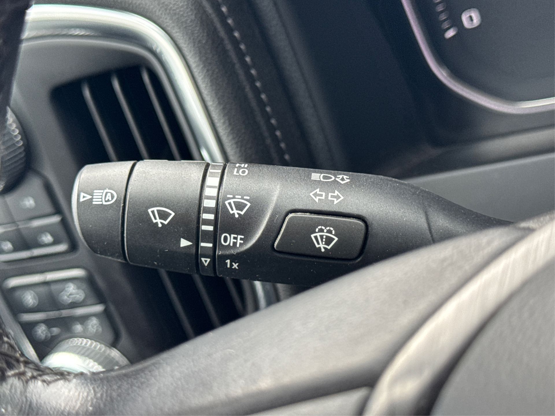 2020 GMC Sierra 2500HD Denali Image 24 of 34