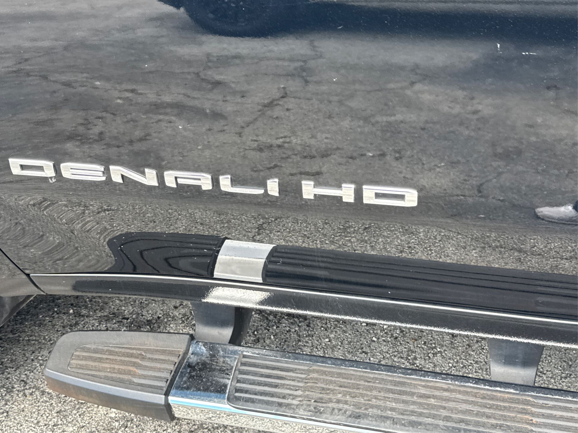 2020 GMC Sierra 2500HD Denali Image 28 of 34