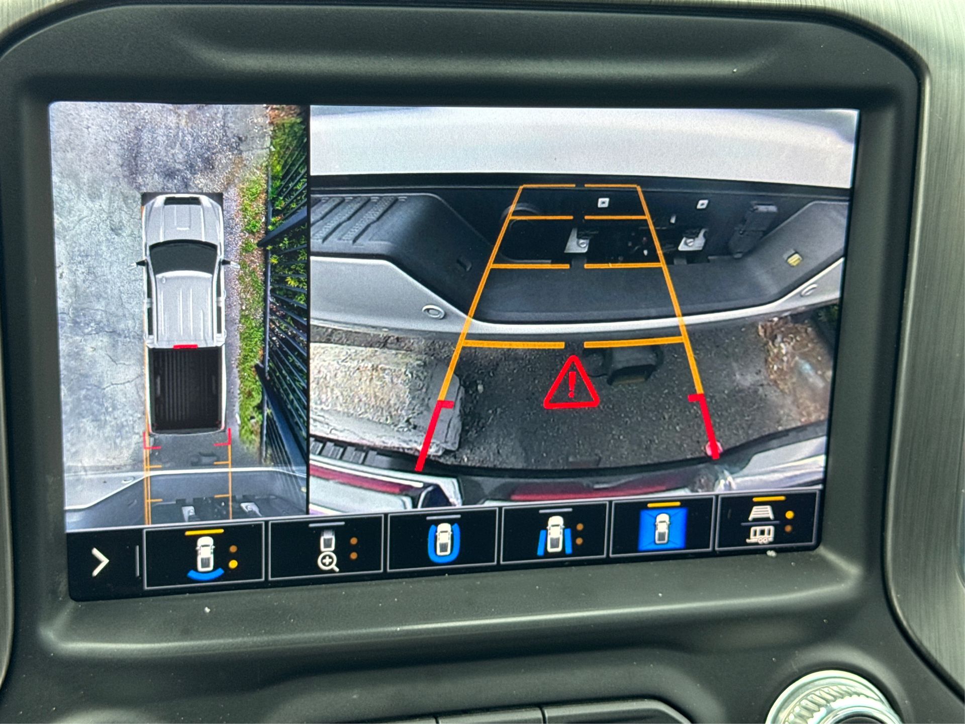 2020 GMC Sierra 2500HD Denali Image 18 of 34