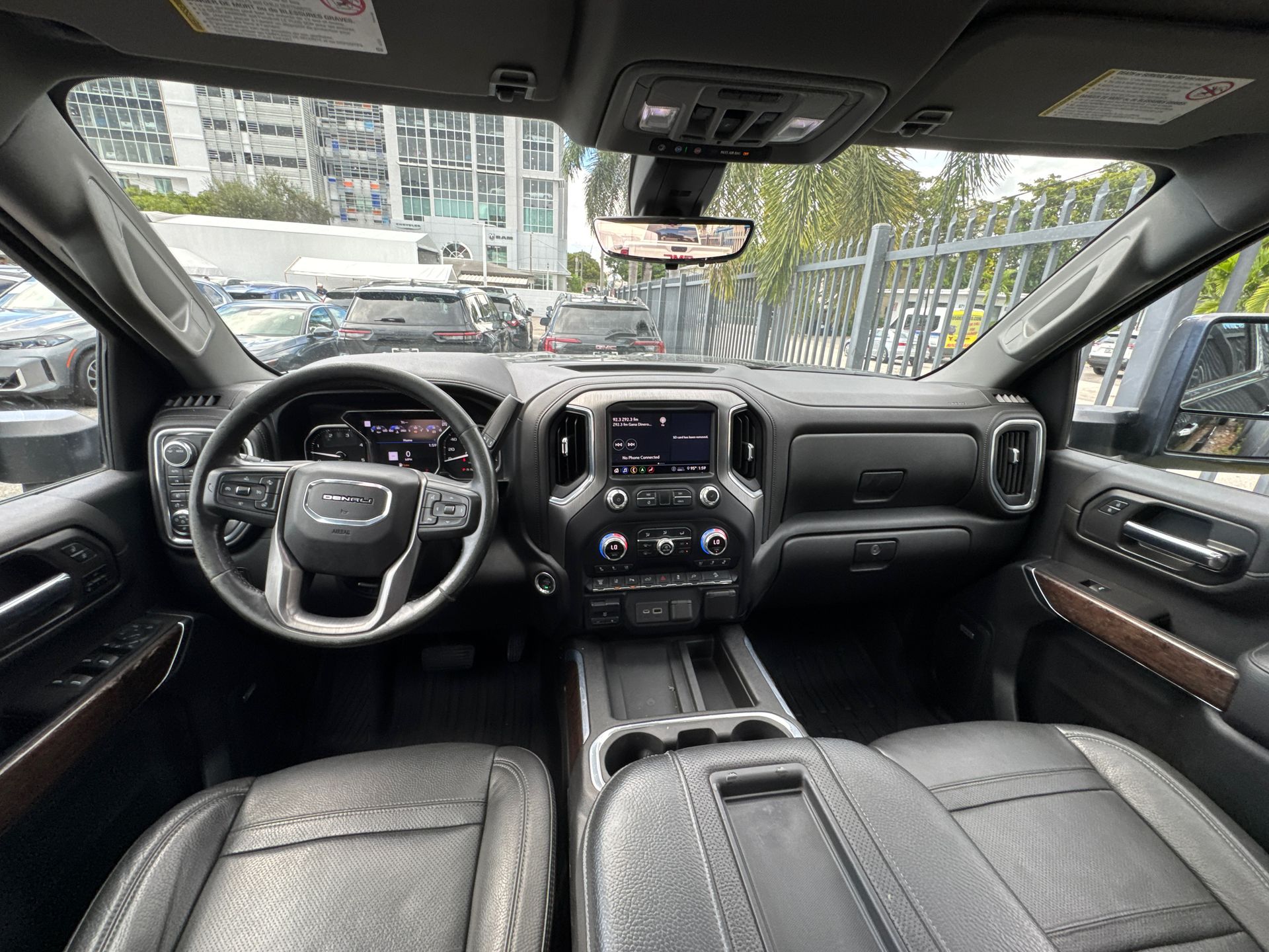 2020 GMC Sierra 2500HD Denali Image 14 of 34