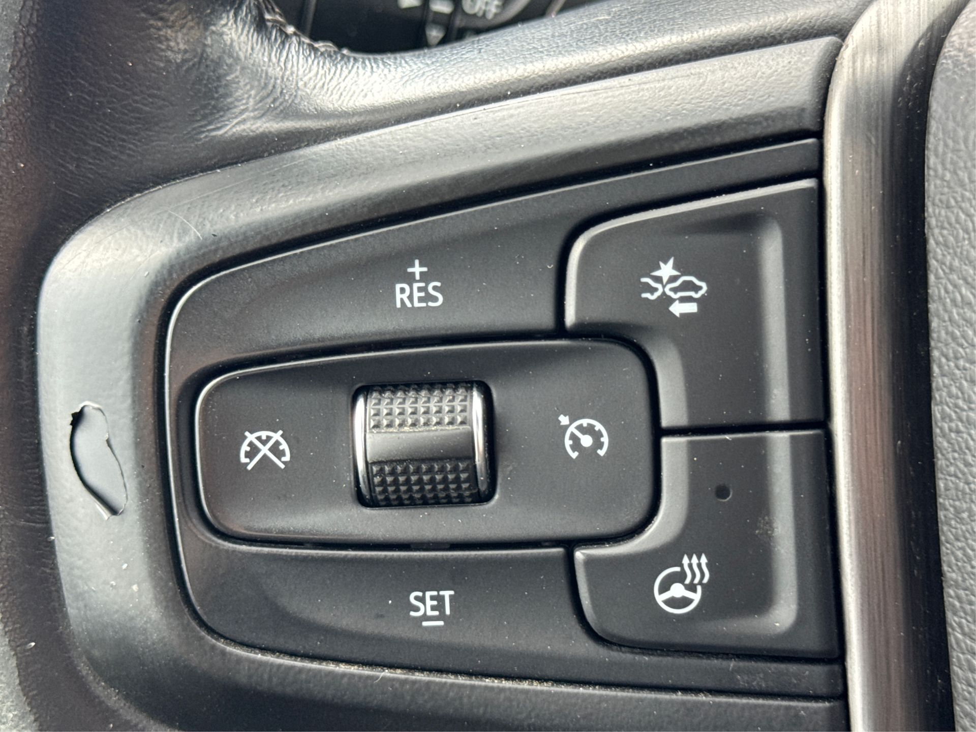 2020 GMC Sierra 2500HD Denali Image 20 of 34