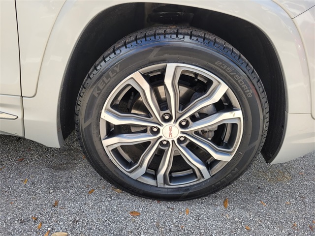 2020 GMC Terrain Denali Image 10 of 34