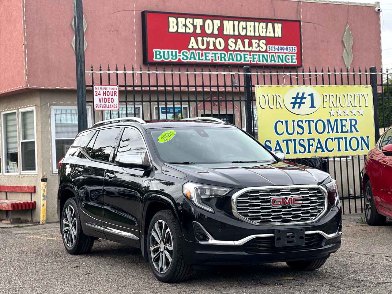 2020 GMC Terrain Denali Image 3 of 36