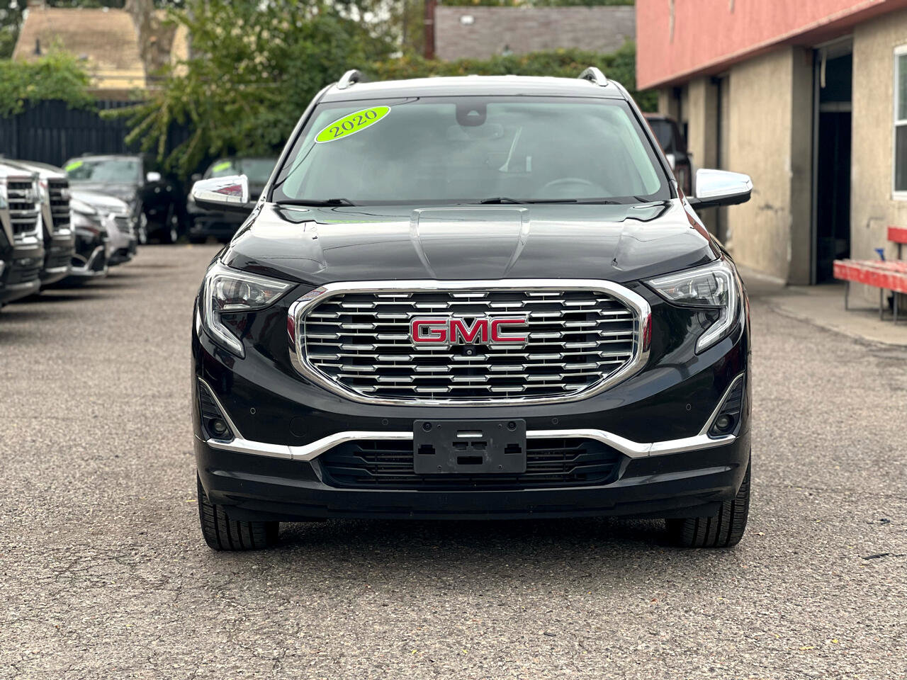 2020 GMC Terrain Denali Image 2 of 36