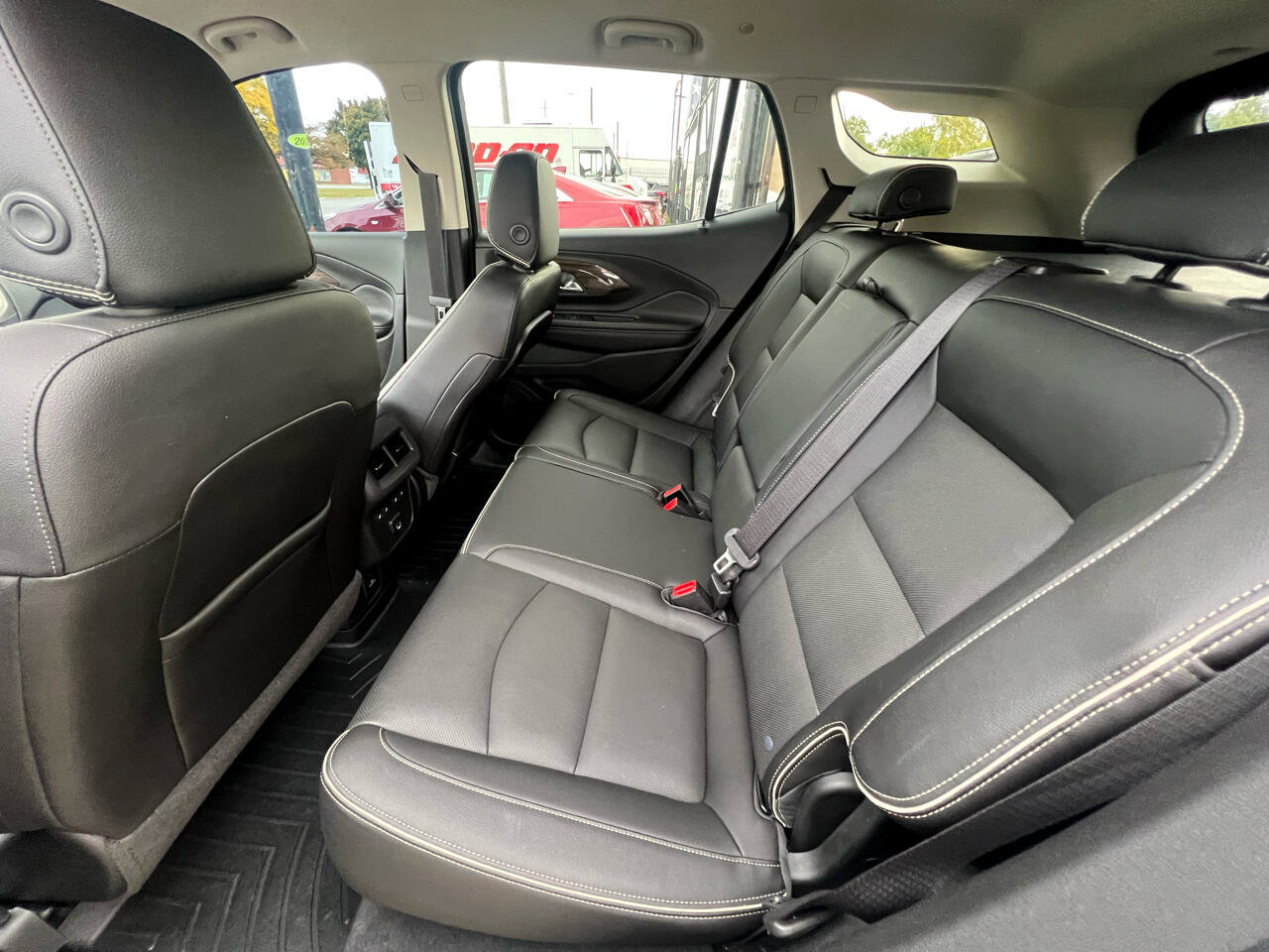 2020 GMC Terrain Denali Image 11 of 36