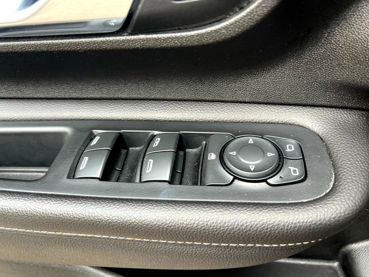 2020 GMC Terrain Denali Image 23 of 36