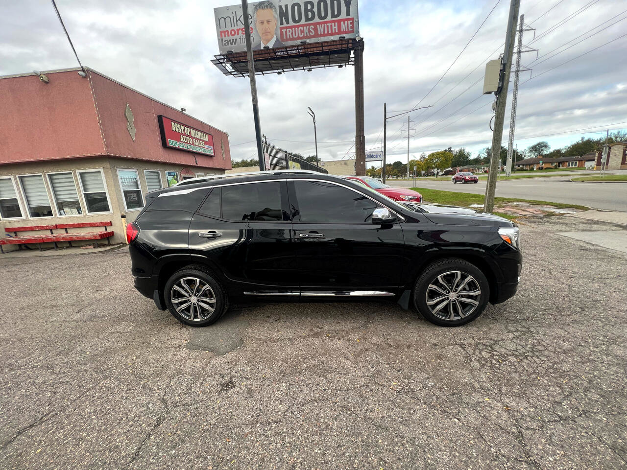 2020 GMC Terrain Denali Image 5 of 36