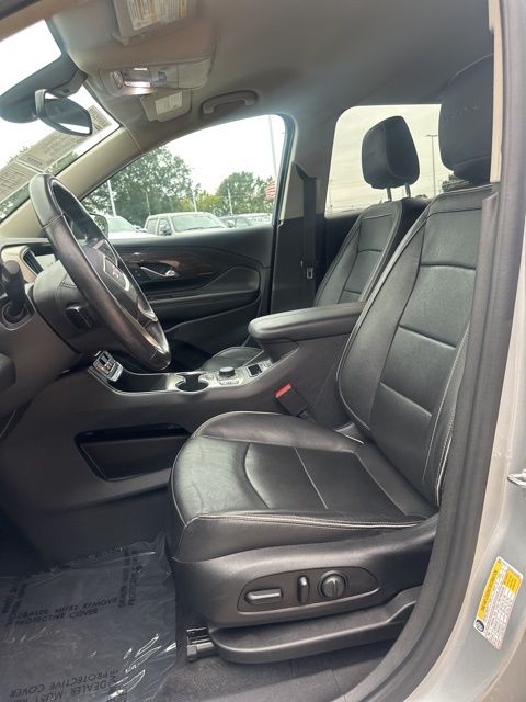 2020 GMC Terrain Denali Image 10 of 21