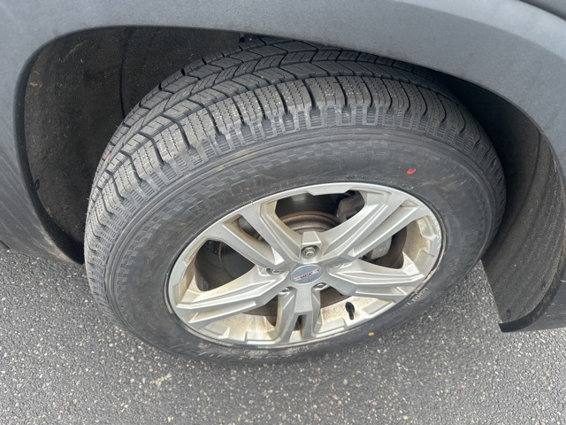 Vehicle image 9 of 34