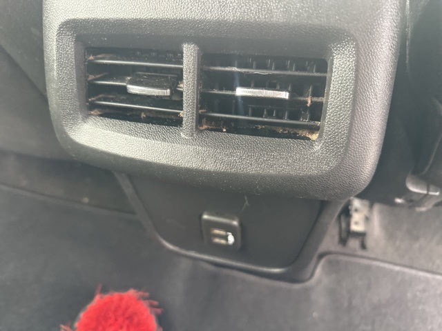 Vehicle image 24 of 34