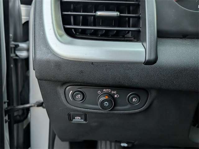 Vehicle image 19 of 23