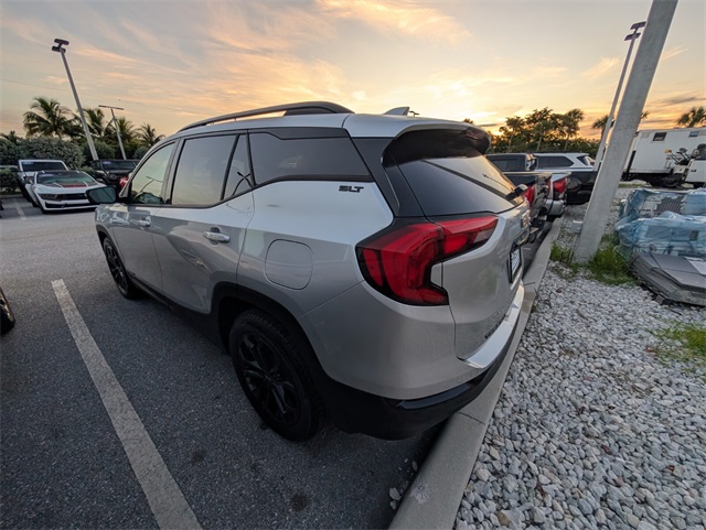Vehicle image 7 of 23
