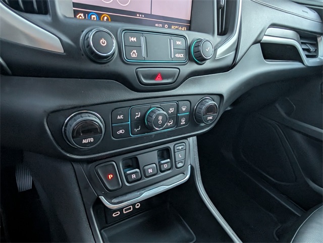 Vehicle image 17 of 23
