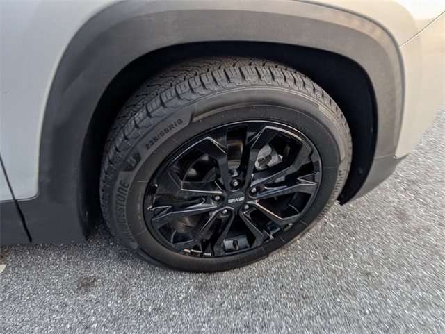 Vehicle image 8 of 23