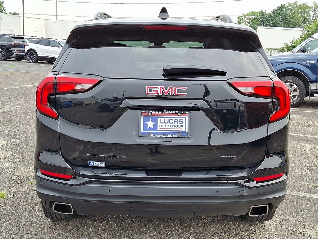 Vehicle image 9 of 31