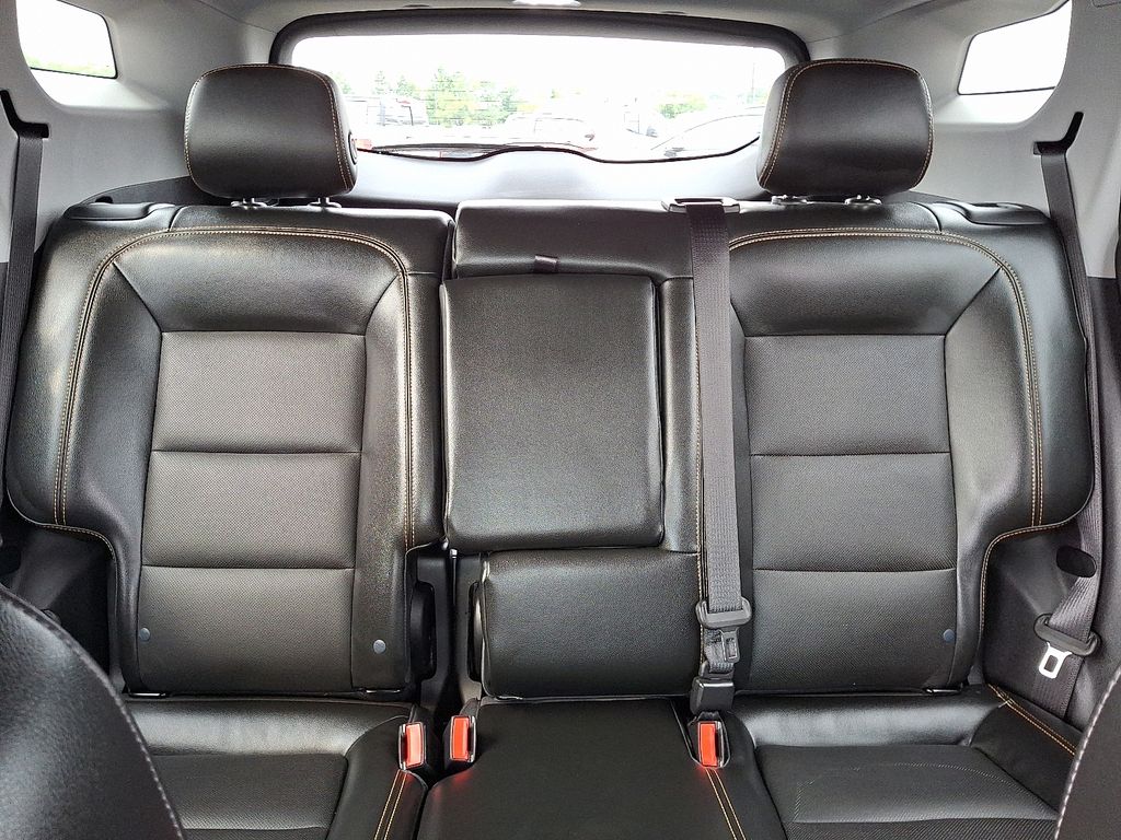 Vehicle image 17 of 31