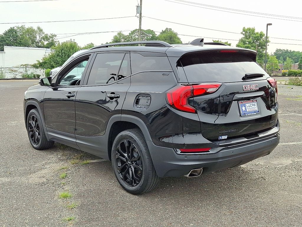 Vehicle image 10 of 31