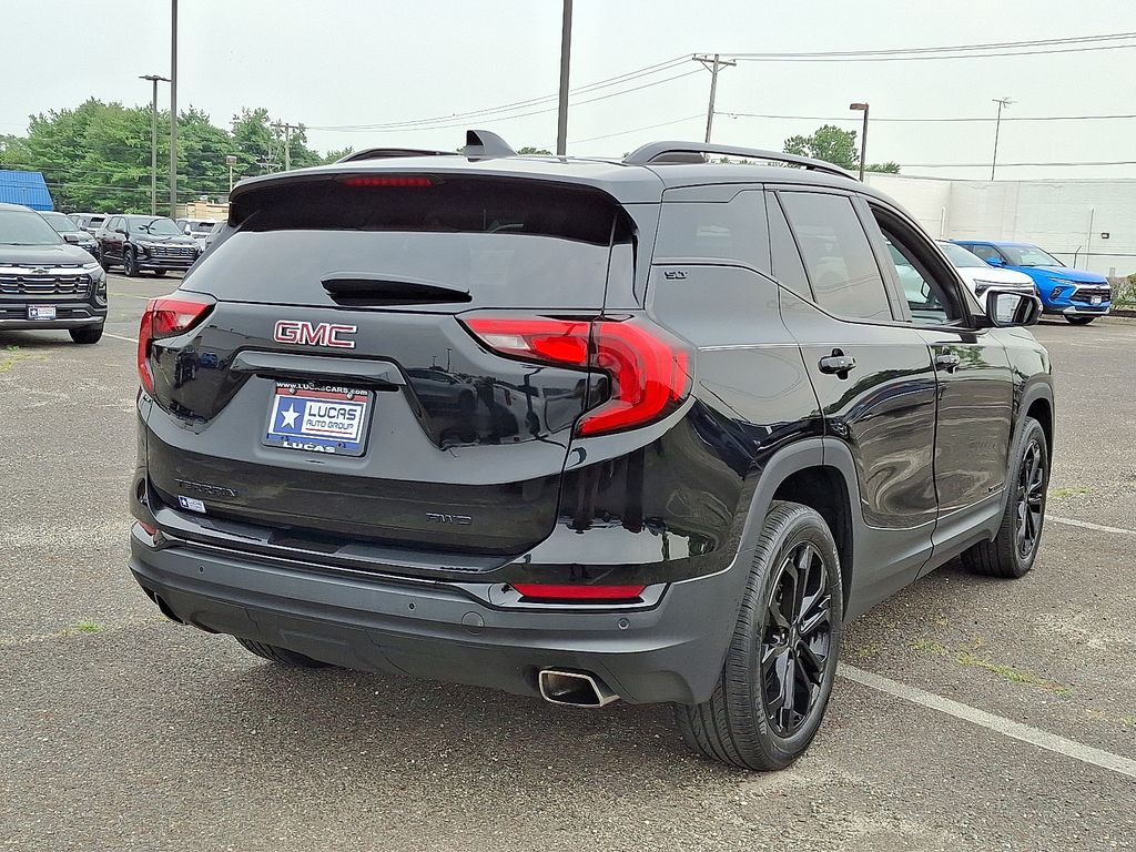 Vehicle image 8 of 31