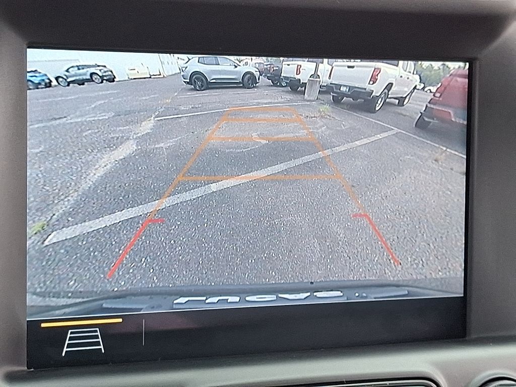 Vehicle image 25 of 31