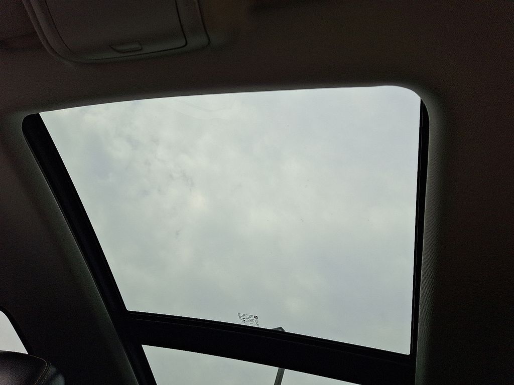 Vehicle image 29 of 31
