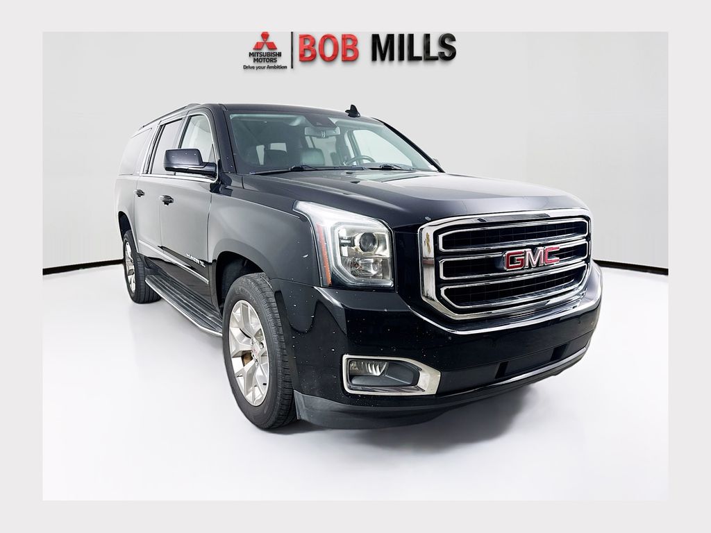 2020 GMC Yukon XL SLT Image 3 of 34