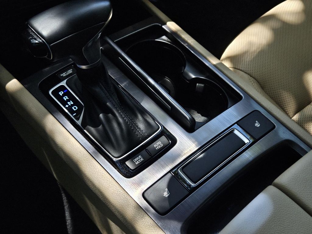 2020 Genesis G80 3.8L Image 21 of 31