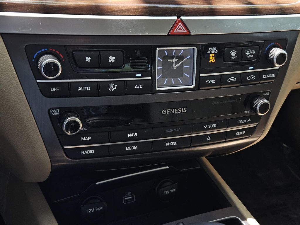 2020 Genesis G80 3.8L Image 20 of 31