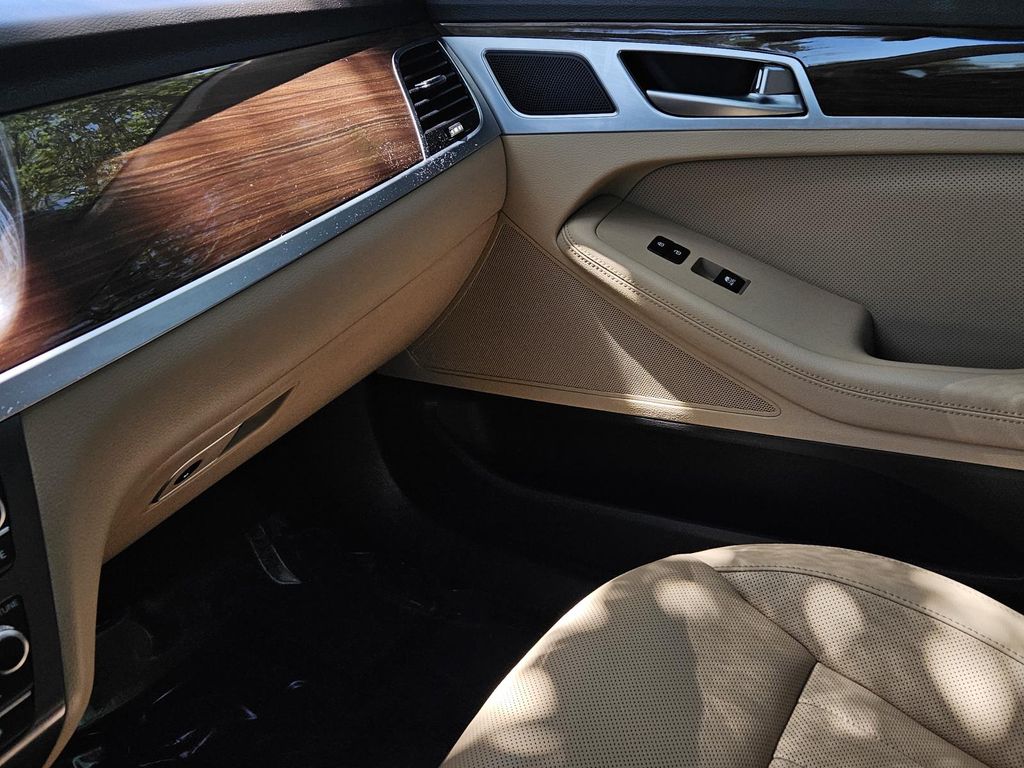 2020 Genesis G80 3.8L Image 13 of 31