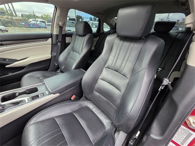 Vehicle image 14 of 29