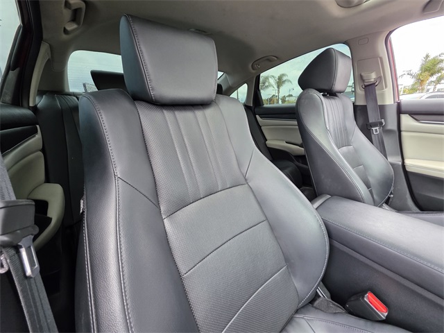 Vehicle image 11 of 29