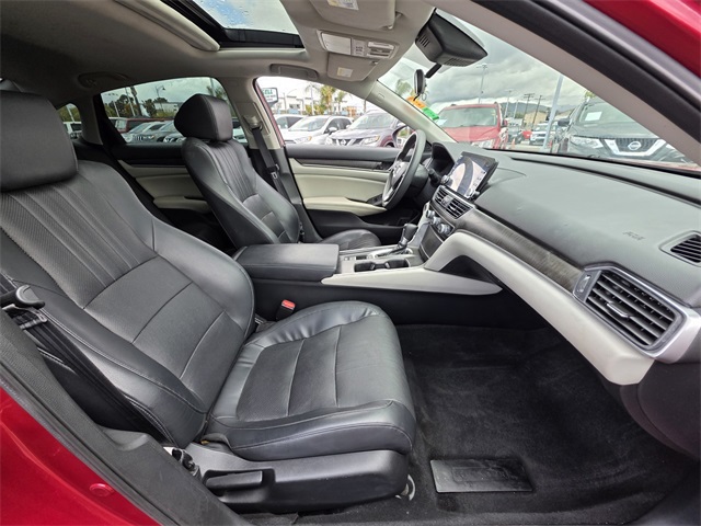 Vehicle image 10 of 29