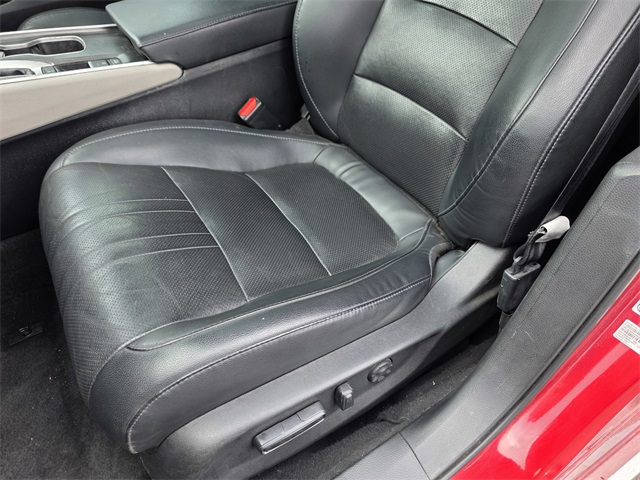 Vehicle image 15 of 29