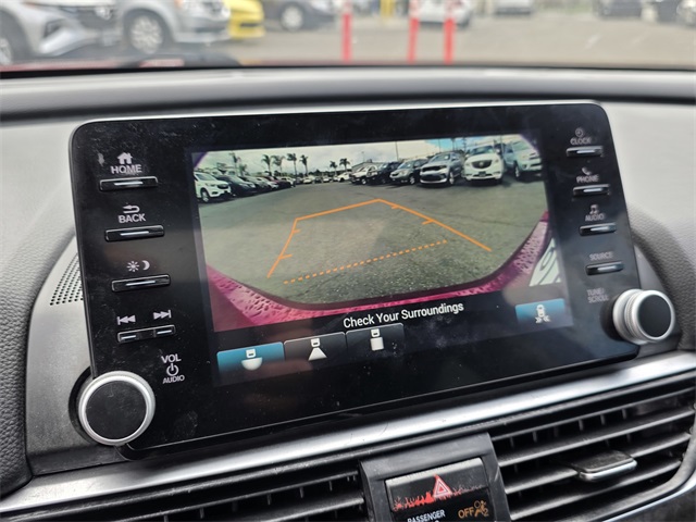 Vehicle image 21 of 29