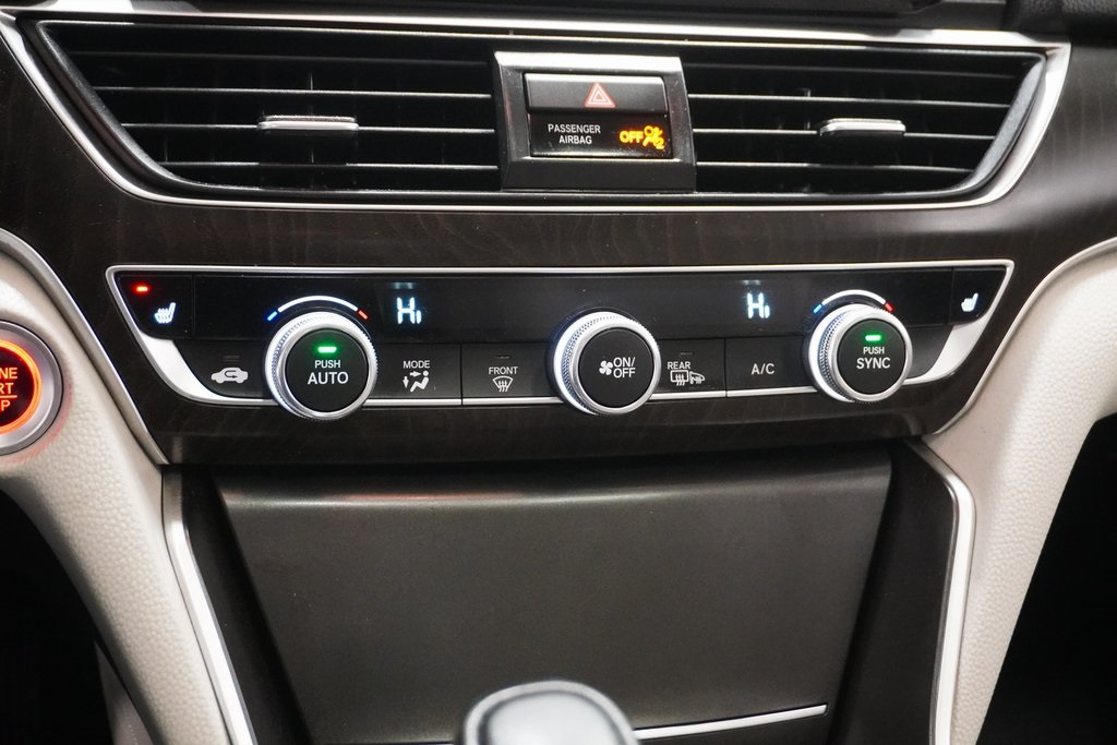 Vehicle image 27 of 30