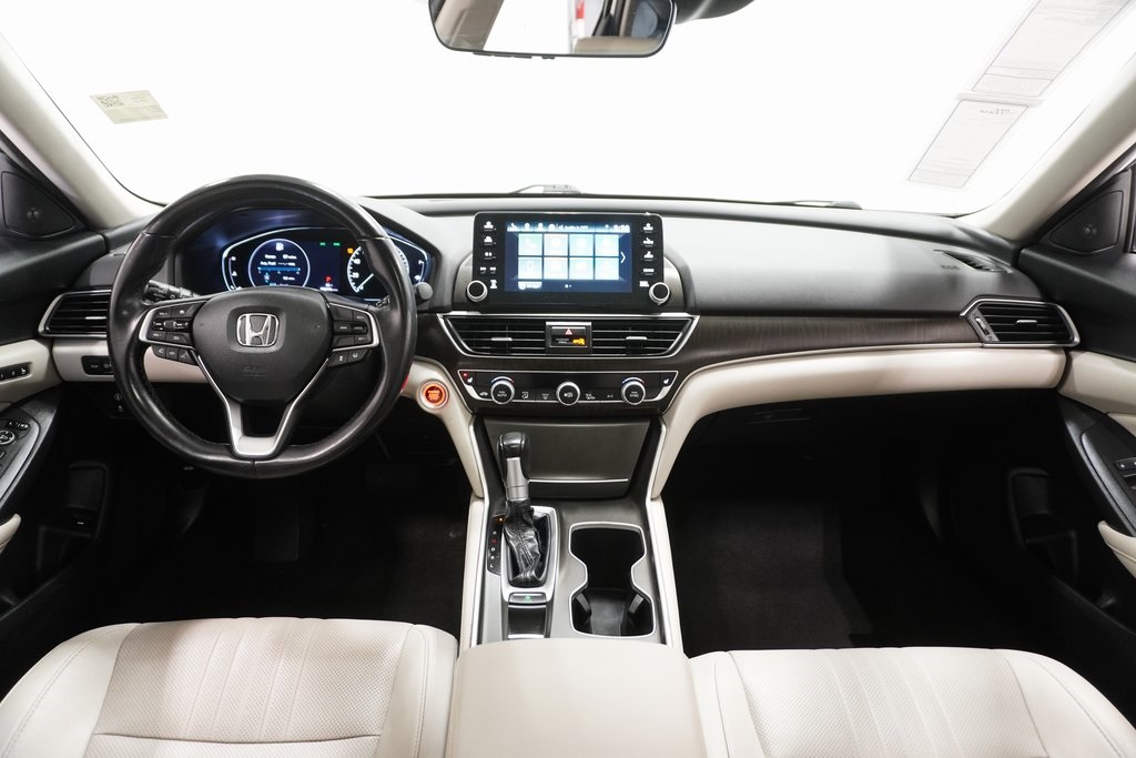 Vehicle image 13 of 30