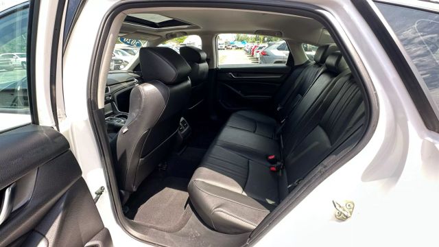 Vehicle image 16 of 38