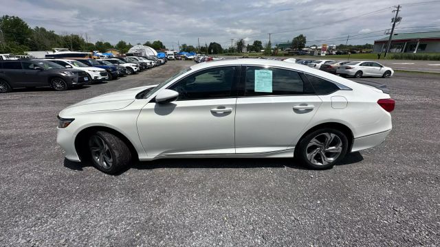 Vehicle image 8 of 38