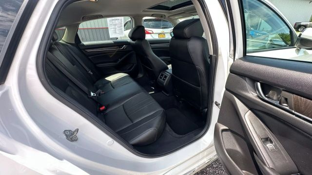 Vehicle image 15 of 38