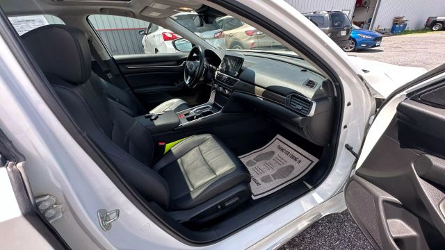 Vehicle image 17 of 38