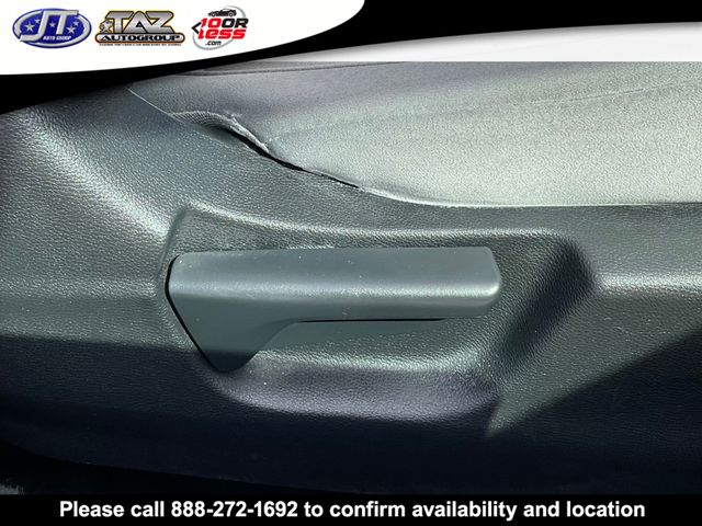 Vehicle image 14 of 19